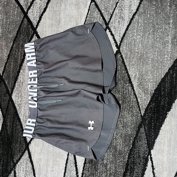 UNDER ARMOUR LOGO LOOSE-FIT HEATGEAR GRAY UNLINED DRAWSTRING ATHLETIC SHORTS - Picture 1 of 11
